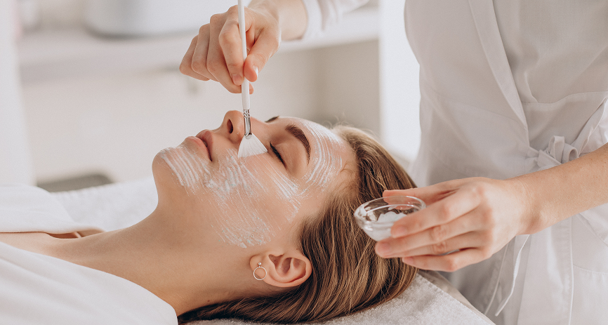 Difference Between Clean Up and Facial: Which Is Better for Your Skin Type?​